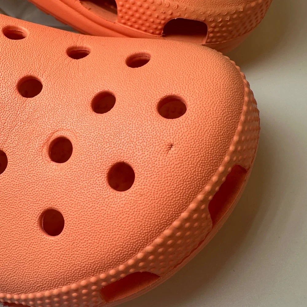 Crocs Classic Size Women’s 7 Men’s 5 Solid Orange Coral Salmon‎ Clogs - Picture 2 of 10